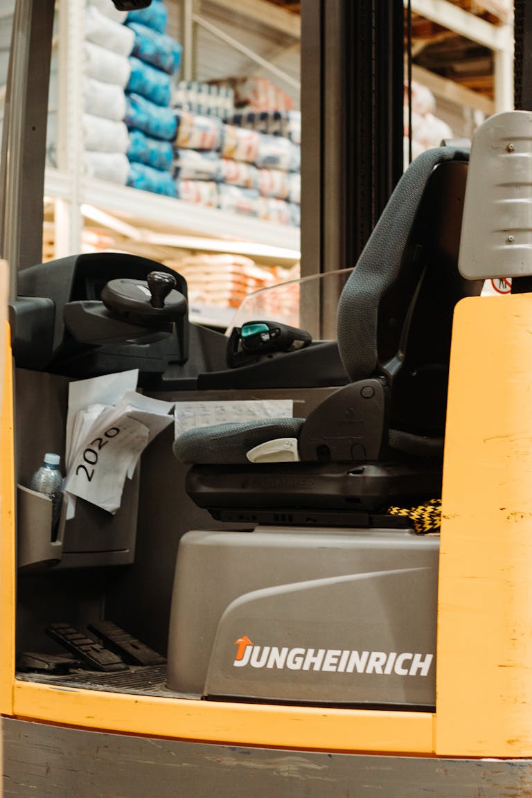 Forkunnskaper truckklasser er viktig. Her ser du en Jungheinrich truck eleven kan ta kurs på.